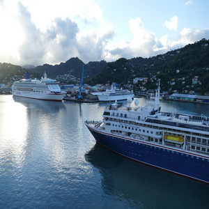 Image by falco titled ’st lucia, castries, caribbean’. Source: Pixabay