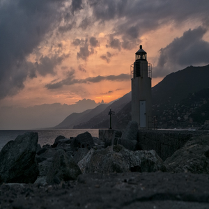 Image by dexmac titled ’camogli, liguria, genoa’. Source: Pixabay