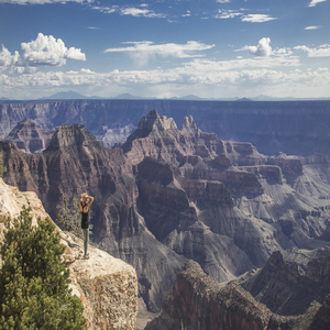 Image by 12756913 titled ’grand canyon, woman, canyon’. Source: Pixabay