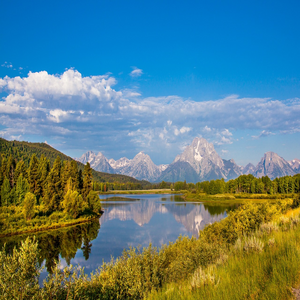 Image by MOHANN titled ’grand teton, lake, yellowstone national park’. Source: Pixabay