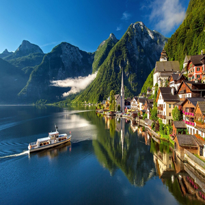 Image by Julius_Silver titled ’hallstatt, austria, mountain lake’. Source: Pixabay