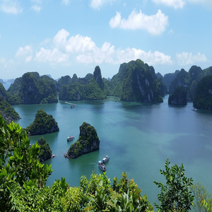 Image by Webkims titled ’vietnam, halong bay, nature’. Source: Pixabay