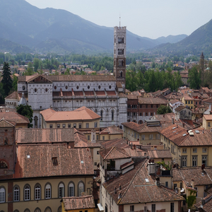 Image by FixiPixi_deluxe titled ’italy, lucca, tuscany’. Source: Pixabay