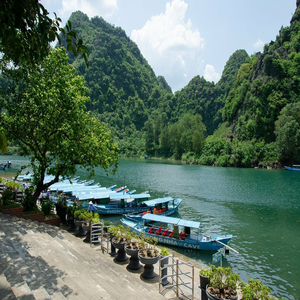 Image by pen_ash titled ’river, boats, phong nha’. Source: Pixabay