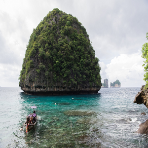 Image by pen_ash titled ’phi phi islands, phuket, thailand’. Source: Pixabay
