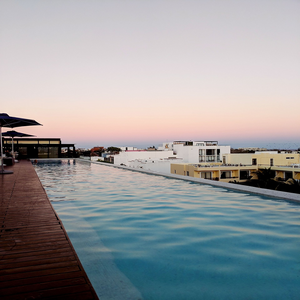 Image by plcloutiercom titled ’pool, sunset, mexico’. Source: Pixabay