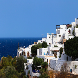 Image by manfredrichter titled ’lindos, village, coast’. Source: Pixabay
