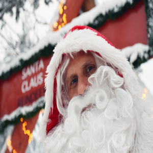 Image by xat-ch titled ’santa claus, rovaniemi, samichlaus’. Source: Pixabay
