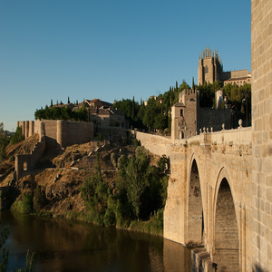 Image by jackmac34 titled ’spain, toledo, bridge’. Source: Pixabay