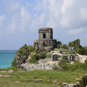 Image by chambly1236 titled ’tulum, mexico, ruins’. Source: Pixabay