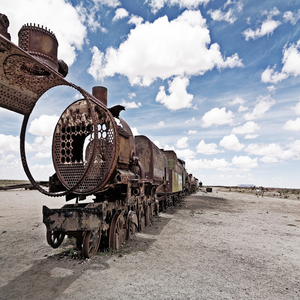 Image by jerzykwpodrozy titled ’cemetery of trains, uyuni, the salar de uyuni’. Source: Pixabay