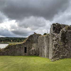 Image by kidmoses titled ’ireland, waterford, architecture’. Source: Pixabay