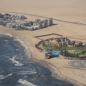 Image by Jürgen_Bierlein titled ’ocean, sand, coast’. Source: Pixabay
