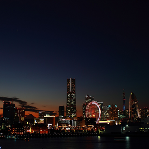 Image by MOCHIO titled ’japan, yokohama, night view’. Source: Pixabay