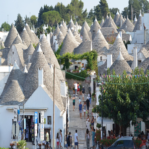 Image by jaccy007 titled ’alberobello, italy, puglia’. Source: Pixabay