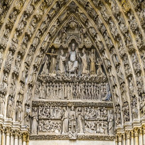 Image by Zotx titled ’portal, characters, architecture’. Source: Pixabay