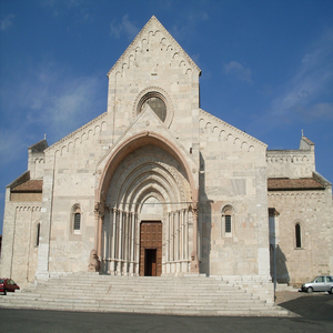 Image by WikimediaImages titled ’san ciriaco, ancona, cathedral’. Source: Pixabay