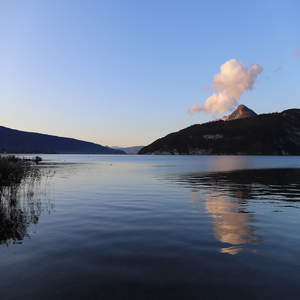 Image by Pat_Photographies titled ’lake, annecy, nature’. Source: Pixabay