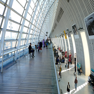 Image by guy_dugas titled ’train, station, avignon’. Source: Pixabay