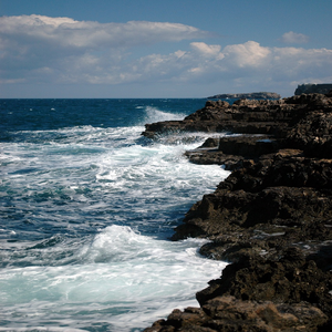 Image by 40799 titled ’sea, bari, italy’. Source: Pixabay