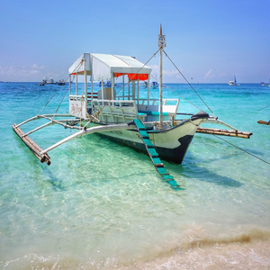 Image by lapping titled ’philippines, boracay, white beach’. Source: Pixabay