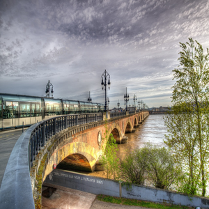Image by Skitterphoto titled ’bridge, france, bordeaux’. Source: Pixabay
