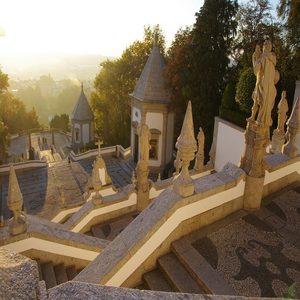 Image by pohjakroon titled ’sunset, bom jesus sanctuary, portugal’. Source: Pixabay