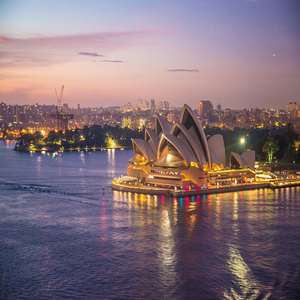 Image by pattyjansen titled ’sydney opera house, sydney, architecture’. Source: Pixabay