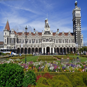 Image by ArvidO titled ’dunedin, new zealand, railroad’. Source: Pixabay