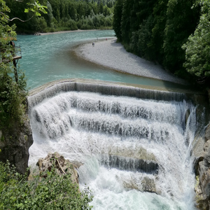 Image by Elsemargriet titled ’nature, waterfall, river’. Source: Pixabay