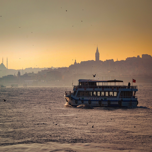 Image by özlühan titled ’ship, ocean, waves’. Source: Pixabay