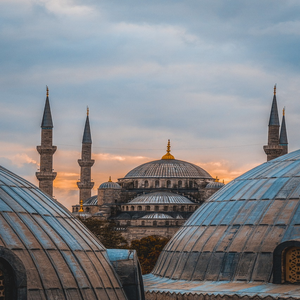 Image by fromsalih titled ’sultan ahmet mosque, cami, mosque’. Source: Pixabay