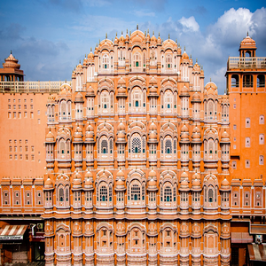 Image by dedishari titled ’hawa mahal, palace, architecture’. Source: Pixabay