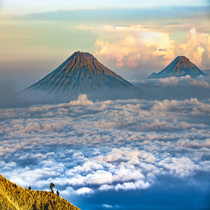 Image by Kanenori titled ’volcano, natural, cloud’. Source: Pixabay