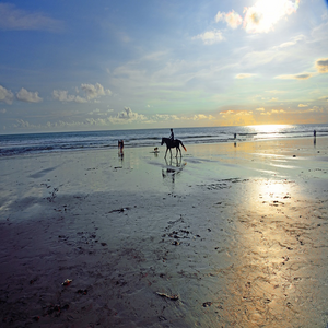 Image by jeniffertn titled ’jimbaran beach, jimbaran, bali’. Source: Pixabay