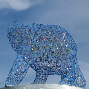 Image by ArtTower titled ’art, bear, grid’. Source: Pixabay