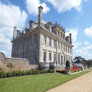 Image by Mrskirstyholl titled ’kingstone, kingston lacy, national trust’. Source: Pixabay