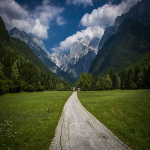 Image by www-erzetich-com titled ’alps, trail, scenery’. Source: Pixabay Image by www-erzetich-com titled ’alps, trail, scenery’. Source: Pixabay