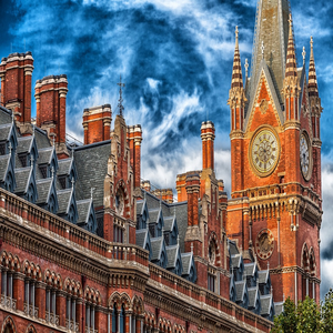 Image by 12019 titled ’architecture, building, facade’. Source: Pixabay