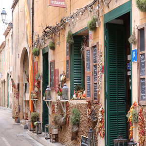 Image by birgl titled ’businesses, mediterranean, alley’. Source: Pixabay Image by birgl titled ’businesses, mediterranean, alley’. Source: Pixabay