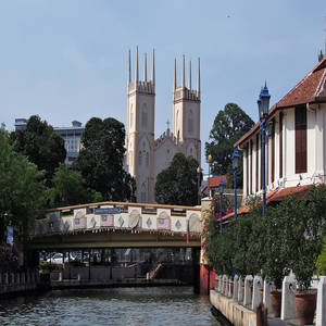 Image by vinsky2002 titled ’architecture, travel, water’. Source: Pixabay