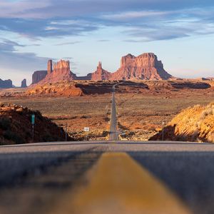 Image by manniguttenberger titled ’monument valley, desert, road’. Source: Pixabay