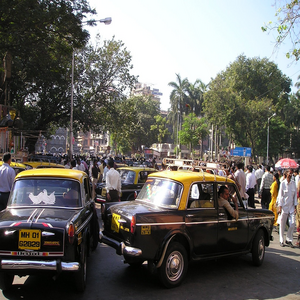 Image by Simon titled ’india, mumbai, bombay’. Source: Pixabay