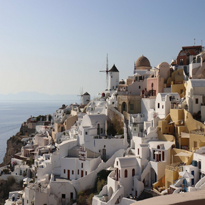 Image by Palmeris titled ’town, cyclades, greece’. Source: Pixabay