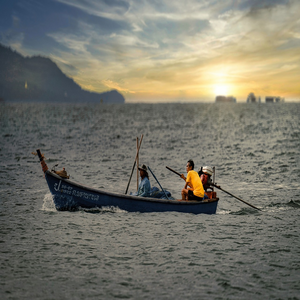Image by pruslee titled ’thailand, fishermen, sea’. Source: Pixabay Image by pruslee titled ’thailand, fishermen, sea’. Source: Pixabay