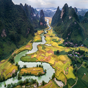 Image by ThuyHaBich titled ’view, landscape, nature’. Source: Pixabay