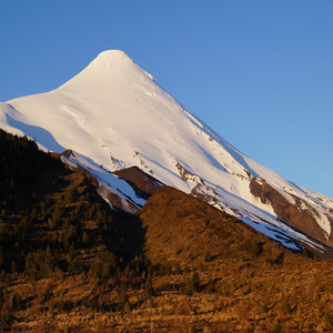 Image by felixpixa titled ’osorno volcano, snow, mountain’. Source: Pixabay