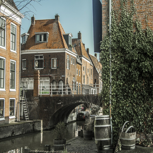 Image by mel_88 titled ’cannal, holland, netherlands’. Source: Pixabay