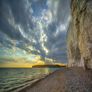 Image by diego_torres titled ’seven sisters, ocean, cliffs’. Source: Pixabay Image by diego_torres titled ’seven sisters, ocean, cliffs’. Source: Pixabay