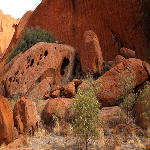 Image by monikawl999 titled ’australia, outback, rock formation’. Source: Pixabay